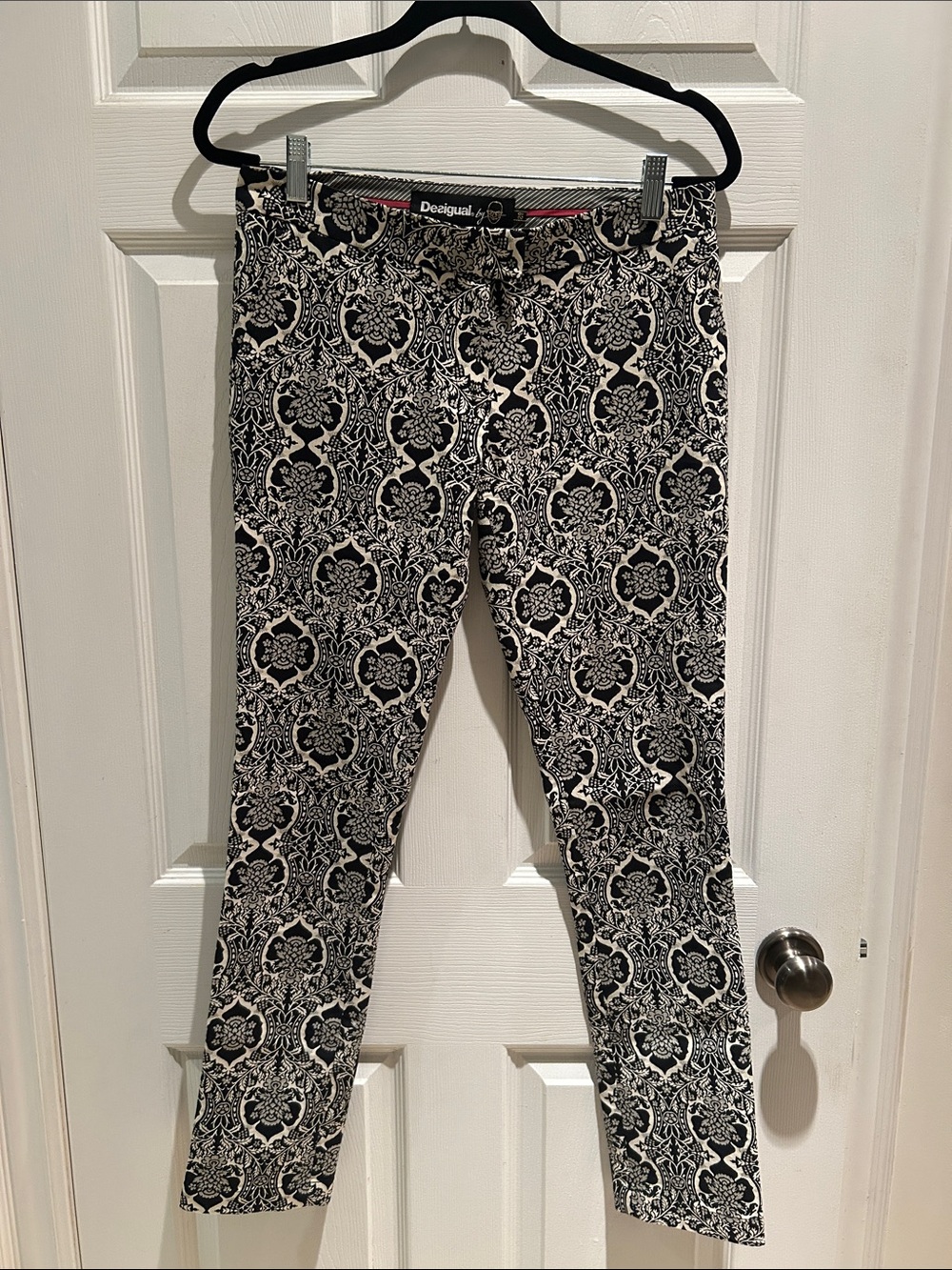 Desigual Black and Cream Floral-Print Skinny Jeans